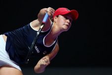 Női tenisz-vb: Oszaka és Barty győzött az első versenynapon