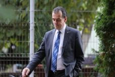 Belefér az új EB-biztos jelölése, ha megalakul hétfőn a kormány