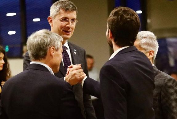 FRISSÍTVE - A Fidesz továbbra is kiáll az erdélyi magyarok jelöltje, Kelemen Hunor mellett