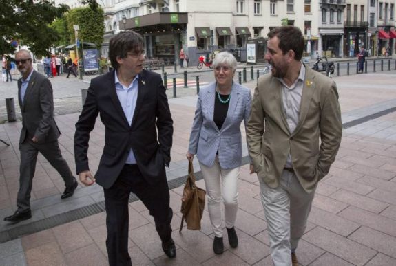 Három katalán függetlenségi politikus kiadatását kéri a belga és skót hatóságoktól Spanyolország