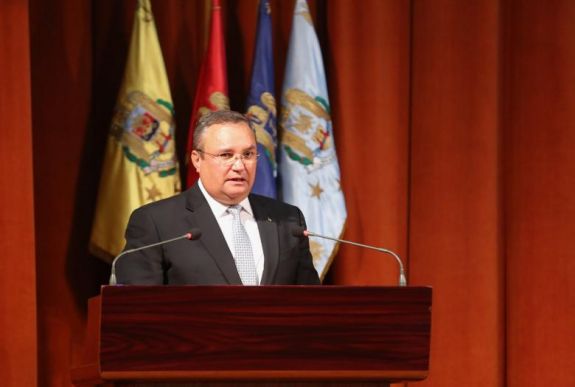 Új fejezet kezdődik az új védelmi miniszter életében 