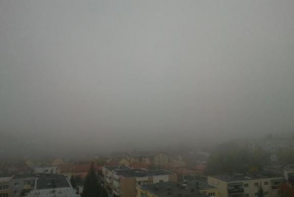 Sűrű köd van péntek reggel Kolozs megyében