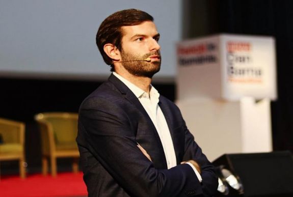 A Facebook-on gratulált Kelemen Hunornak a Momentum elnöke