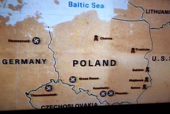 A lengyel kormányfő tiltakozik a Netflix holokauszt témájú sorozat miatt