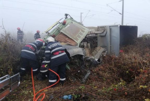 Tragédia Marosbélden: vonat ütközött kamionnal, a sofőr meghalt