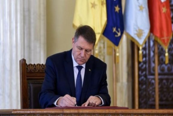 Jövőre nő a gyerekpénz – kihirdette az államfő a törvényt