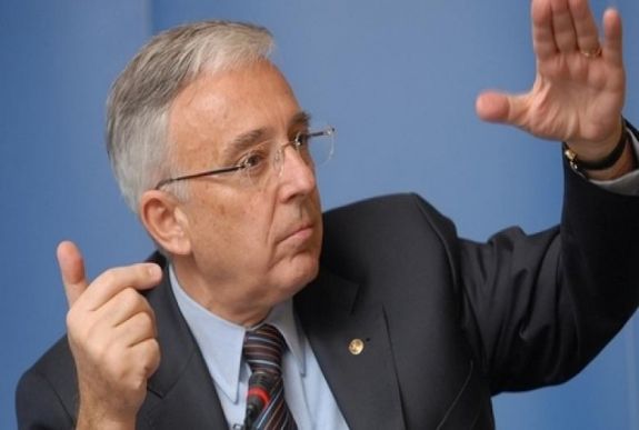 Isărescu: amikor a gazdaság magától is nőtt, tovább stimuláltuk
