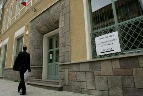 Egyszerűsödik a magyarútlevél-díj befizetése a főkonzulátuson