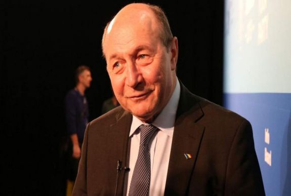 Băsescu szövetkezne a PNL-vel és az USR-vel a helyhatósági választások előtt