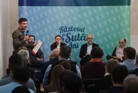 „Aki azt kéri a magyaroktól, hogy örvendjenek december elsején, az bolond”