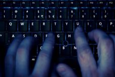 Felmérés: ettől félti szüleit a romániai fiatalok többsége