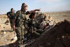 Török offenzíva Szíriában: a magyaroknak üzentek a harcoló kurd nők