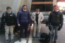 Kamionba rejtett vietnamiakra bukkantak Nagylaknál a határőrök