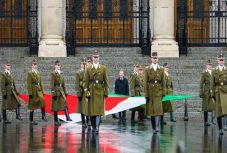 Félárbócra eresztették Magyarország lobogóját a nemzeti gyásznapon