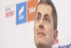 Ambrus Attila: Barna hófehérke