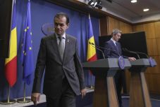 Orban elkezdte aláírni a különböző államtitkárok menesztésére vonatkozó határozatokat