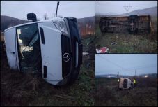 Felborult Apahida közelében egy utasokkal teli kisbusz