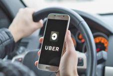 Kihirdette az államfő az úgynevezett Uber-törvényt