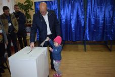 Elnökválasztás 2019: a Szatmár megyei RMDSZ-es politikusok igyekeztek jó példát mutatni