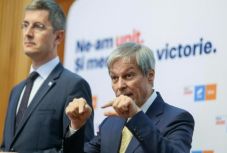 Az USR–PLUS Szövetség Johannist támogatja az elnökválasztás második fordulójában