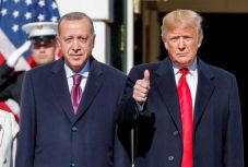 Donald Trump „régi jó barátként” fogadta a Fehér Házban Recep Tayyip Erdogant