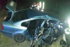 Két fiatal halt meg a brutális balesetben, az egyik sofőr elmenekült a helyszínről