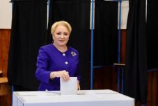 Dăncilă szerint Johannis egy másik világban él