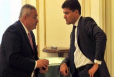 Vádat emelt a DNA Sebastian Vlădescu volt pénzügyminiszter ellen