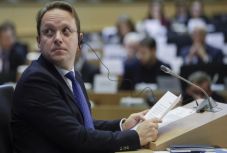 Várhelyi Olivér megkapta az EP illetékes szakbizottságának jóváhagyását