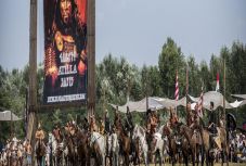 Kustán Magyari Attila: Magyarságverseny