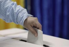 Több mint 250-nel csökkent az állandó választói névjegyzékben szereplők száma