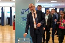 Kelemen: először választottunk közép-európai országból elnököt az EPP élére