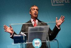 Politikai forradalmat és bevándorlási korlátot ígér a Brexit Párt