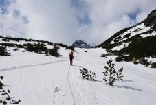Hunyad megye: a hegyimentők arra intik a turistákat, jelentsék be, ha kirándulni indulnak