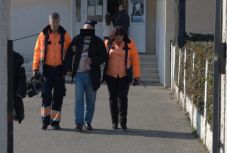 Haláleset, ittas urnabiztos, rosszullétek, áramszünetek zavarták meg a választást