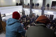 A legfelsőbb bíróság februárra halasztotta a tárgyalást a forradalom perében