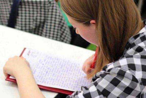 FRISSÍTVE – Oktatáskutató a PISA-mérésről: tíz évvel ezelőtti szintre zuhant vissza Románia