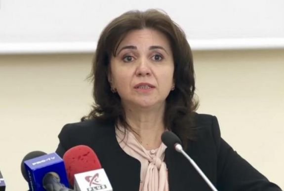 Oktatási miniszter: elég volt a műelemzések bemagoltatásából!