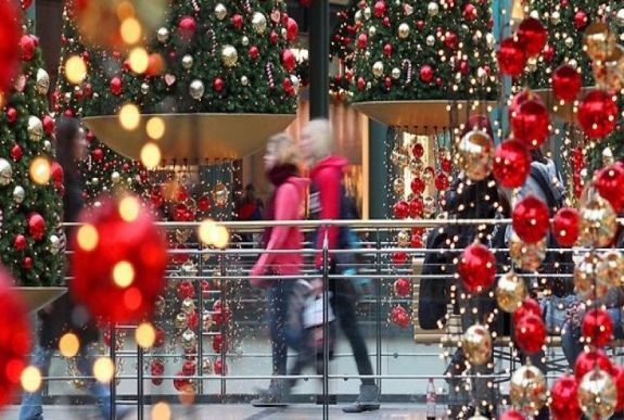 Ennyit költenek karácsonykor a magyarok ajándékra