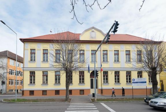 Megújult a sepsiszentgyörgyi Mikes Kelemen líceum (FOTÓGALÉRIA)