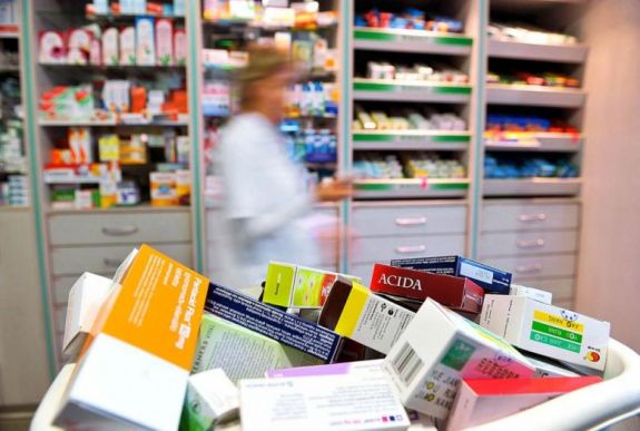 „A gyógyszeripar minden új termékére feltalál egy betegséget”