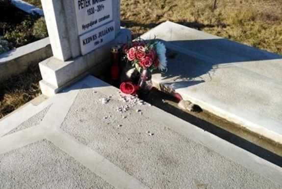 Egy Hargita megyei faluban már a halottaknak sincs nyugtuk a medvétől