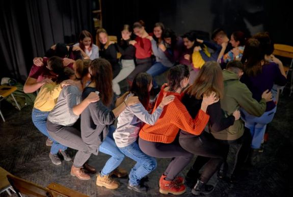 Sepsiszentgyörgy: drámajátékokkal világítottak rá az iskolai zaklatás hatásaira 