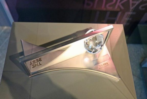 Kiállították a Puskás-díjat a zürichi FIFA Múzeumban