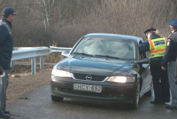 Egész hétvégén nyitva tartanak az ideiglenes román–magyar határátkelőhelyek