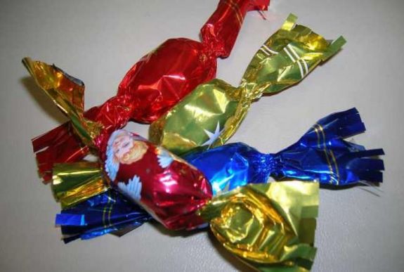 Vigyázzunk a Romániában forgalmazott szaloncukrokkal és kalácsokkal