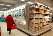 Eurostat: továbbra is bérük több mint egynegyedét költik a romániaiak élelmiszerekre és italokra