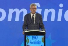 Kilépett a Pro Románia pártból Mihai Tudose