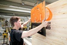 Nevet váltott a vitatott megítélésű Holzindustrie Schweighofer