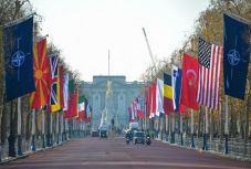 Johnson: egymilliárd ember biztonságán őrködik a NATO